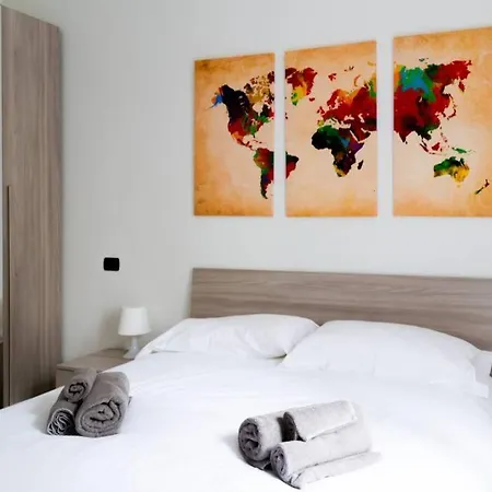 Mattias - The House Of Travelers * Como