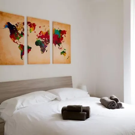 Mattias - The House Of Travelers * Como